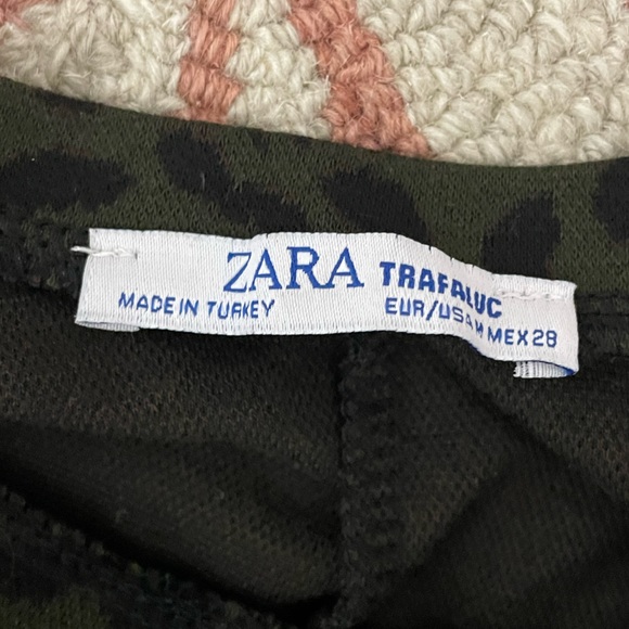 Zara Trafaluc Green Leopard Print Cropped Swestshirt - Picture 3 of 3